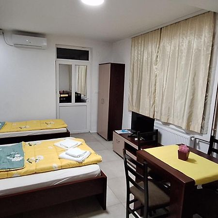 Apartment Delfina โอครีด ภายนอก รูปภาพ