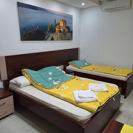 Apartment Delfina โอครีด ภายนอก รูปภาพ